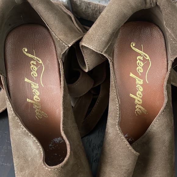 FREE PEOPLE WOOD PLATFORMS WRAP UP LEGS GLADIATOR SANDALS GENUINE SUEDE LEATHER - Picture 5 of 6